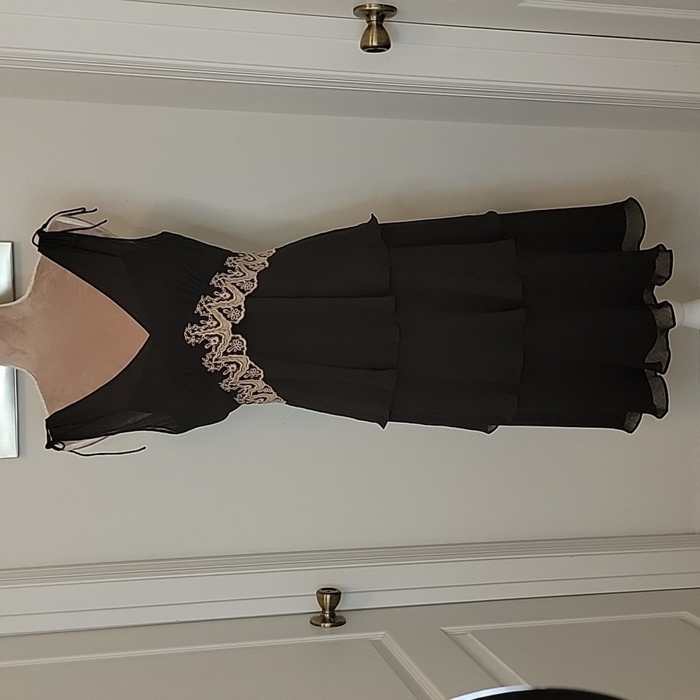 Liz Claiborne Sleeveless Chocolate Brown Dress, Size 8, Tiered Skirt. EUC